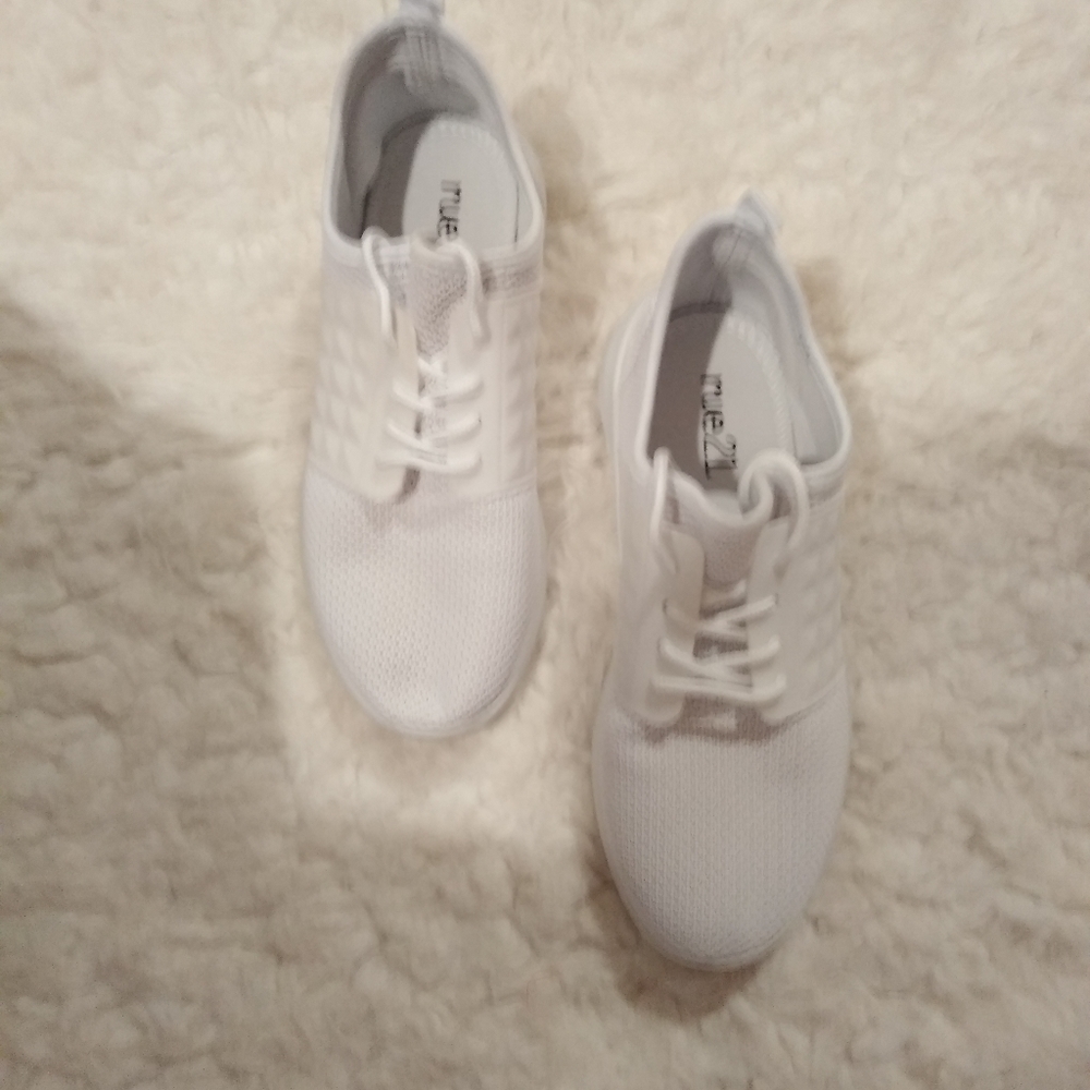 Women Sneakers ❤️